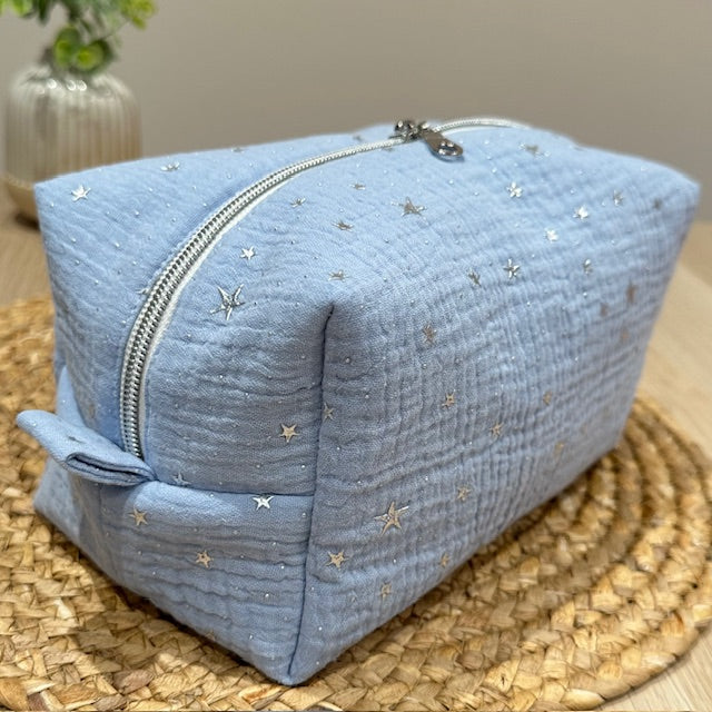 Trousse de toilette matelassée Thème étoiles argentées fond bleu