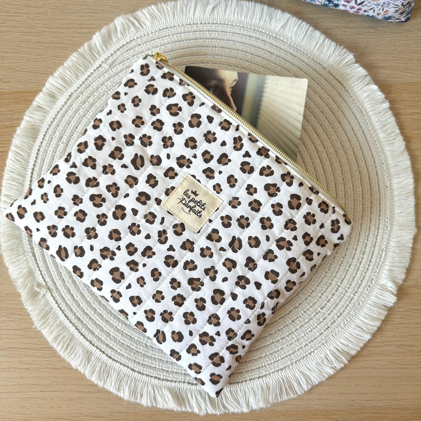 Pochette plate matelassée léopard - Pochette livre, Kindle et iPad Mini