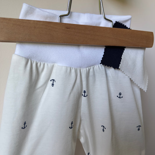 pantalon sarouel mixte avec des ancres marines sur fond écru