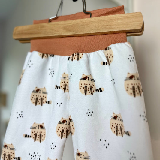 sarouel enfant parfait pour l'hiver avec revers molleton pour tenir bébé bien au chaud