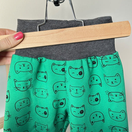 Sarouel jersey molleton chats fond vert