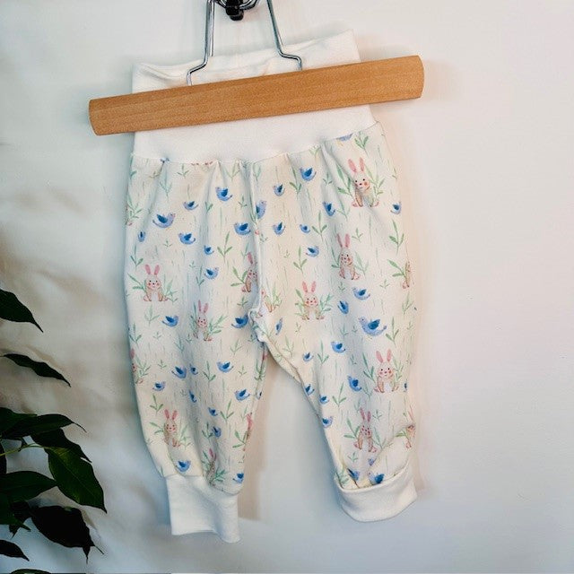 Sarouel motif petits lapins et petits oiseaux