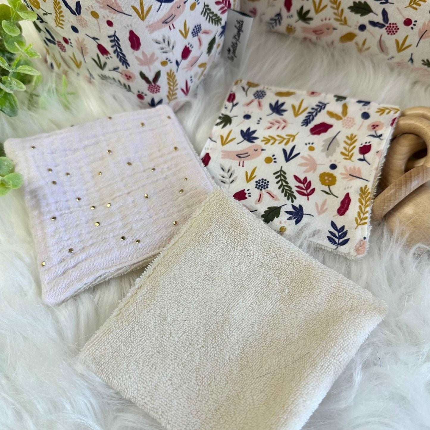 Ensemble de 10 lingettes et sa panière Thème Lapins et écureuils
