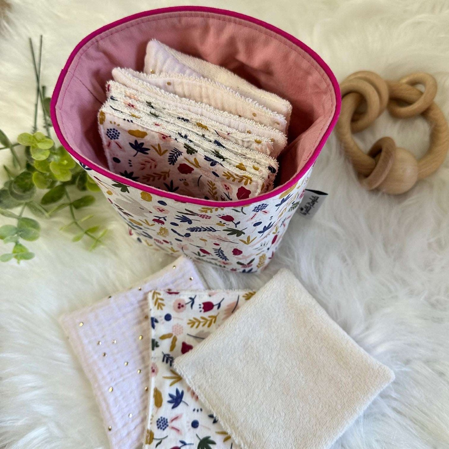 Ensemble de 10 lingettes et sa panière Thème Lapins et écureuils