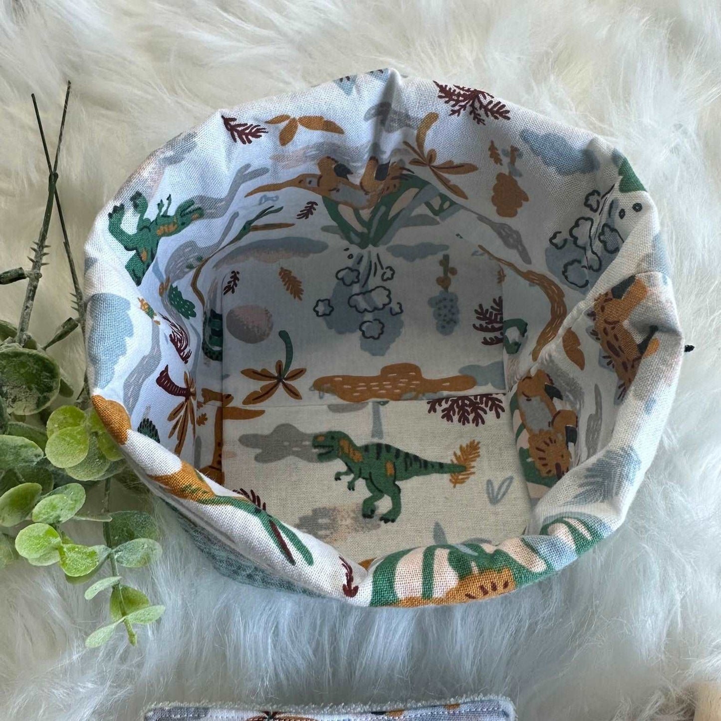 Ensemble de 10 lingettes et sa panière Thème Diplo