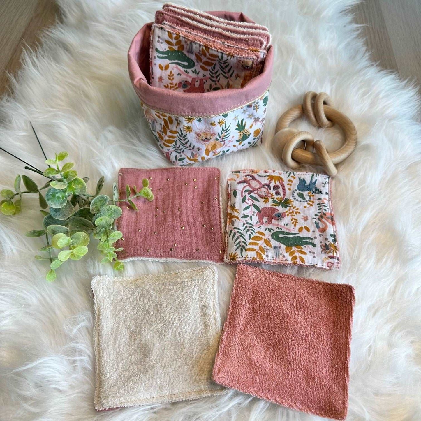 Ensemble de 10 lingettes et sa panière Thème animaux
