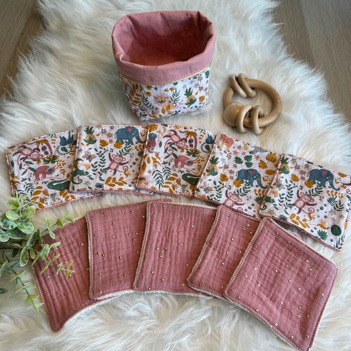 Ensemble de 10 lingettes et sa panière Thème animaux