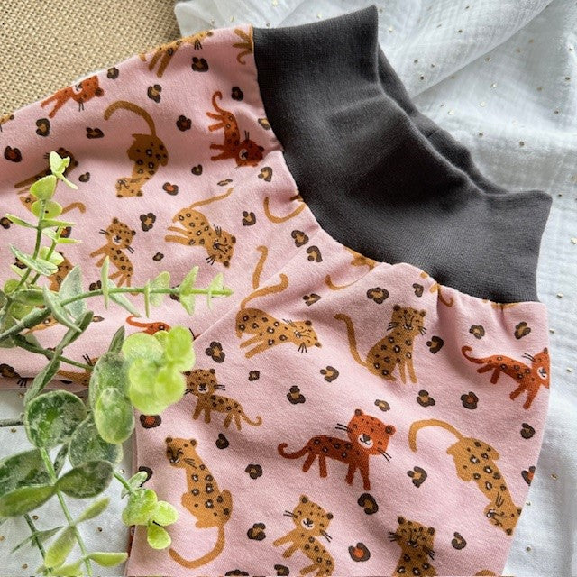 Sarouel rose motif panthères