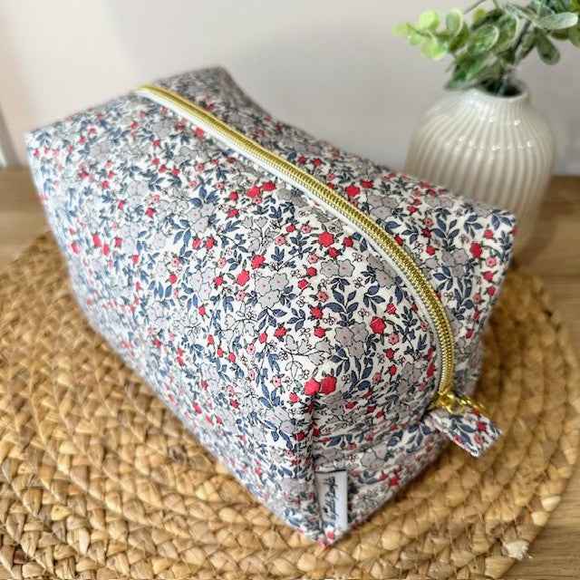 Trousse de toilette Liberty avec grande ouverture imprimée fleurs pour bébé et mamans
