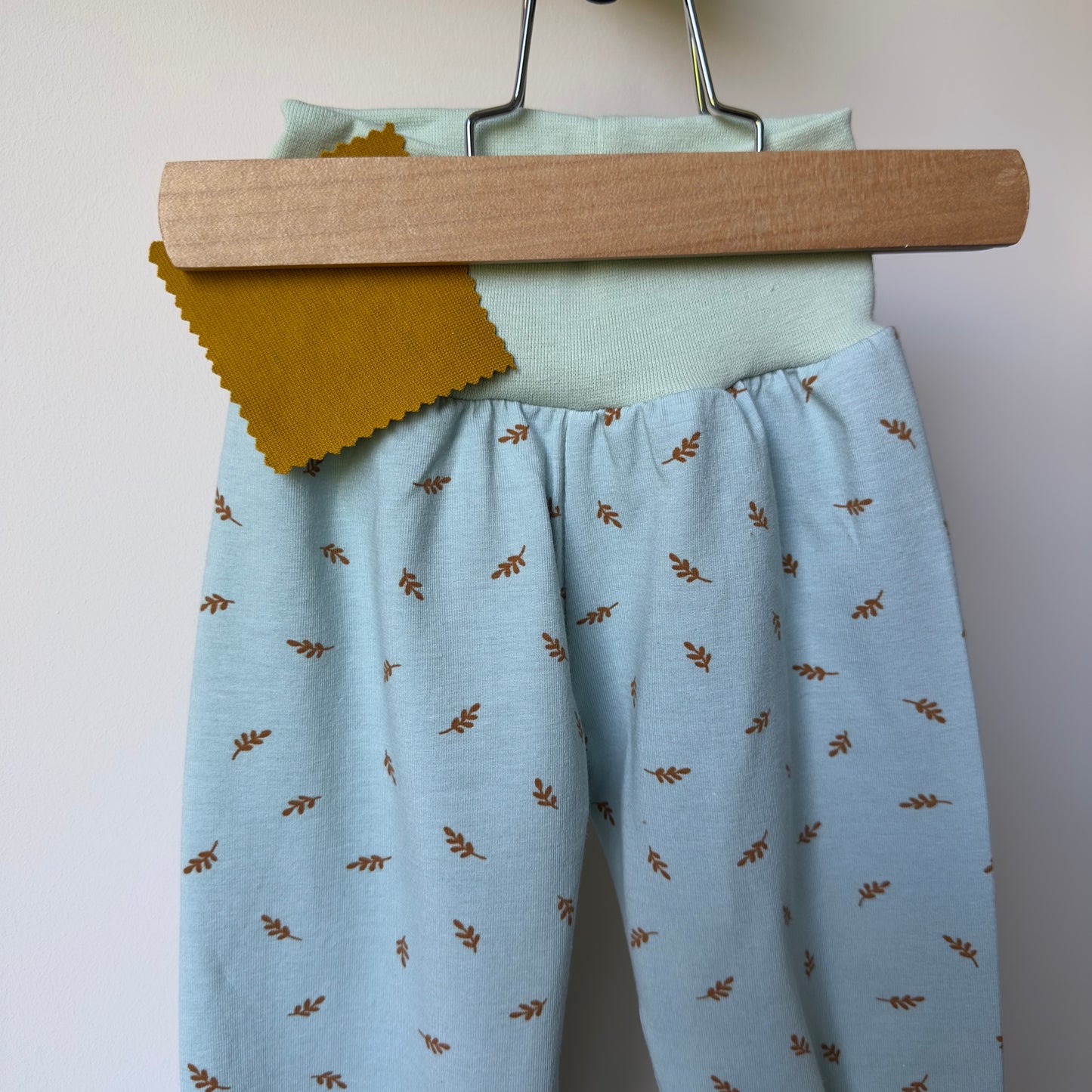 Sarouel motif petites feuilles