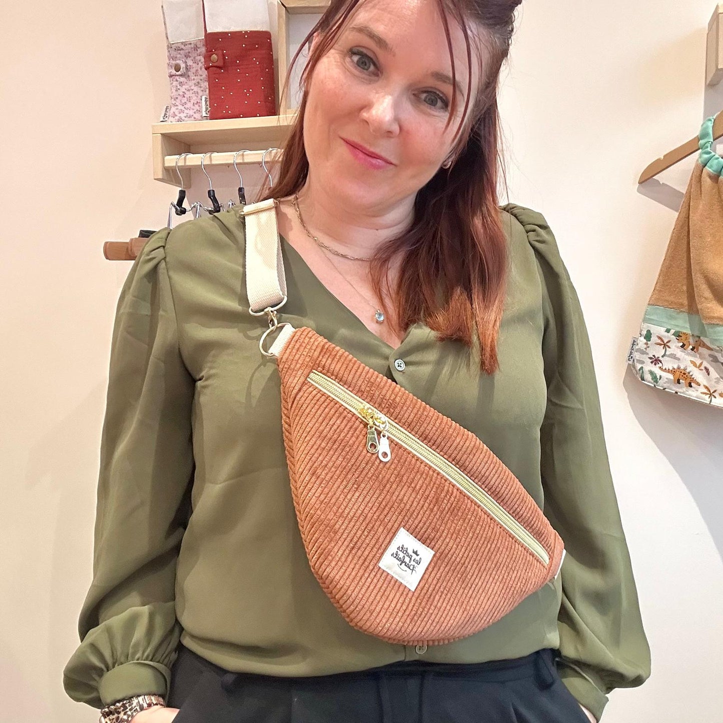 Sac banane femme personnalisé en velours côtelé