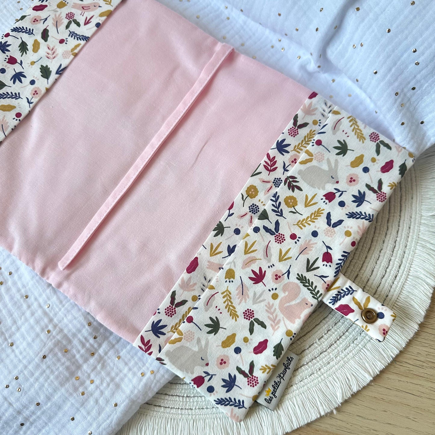 Protège carnet de santé Fille Lapins et écureuils à personnaliser