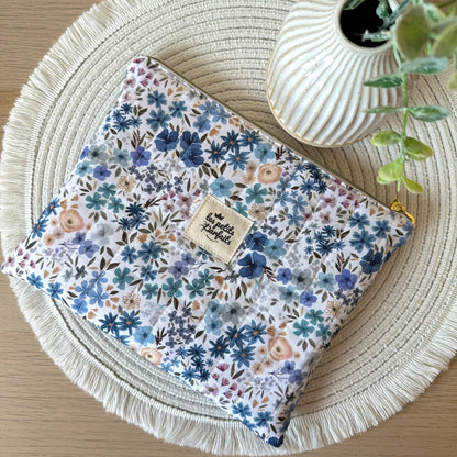 Pochette plate matelassée fleurie - Pochette livre, Kindle et iPad Mini