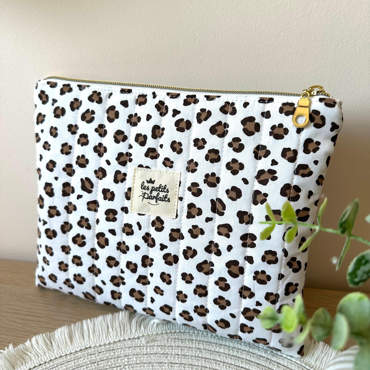 pochette zip doré imprimé léopard idéal pour livre de poche, kindle, ipad mini