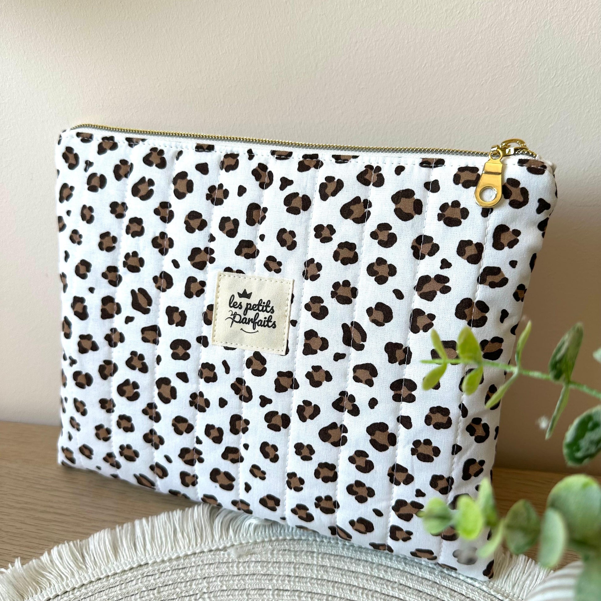 pochette zip doré imprimé léopard idéal pour livre de poche, kindle, ipad mini