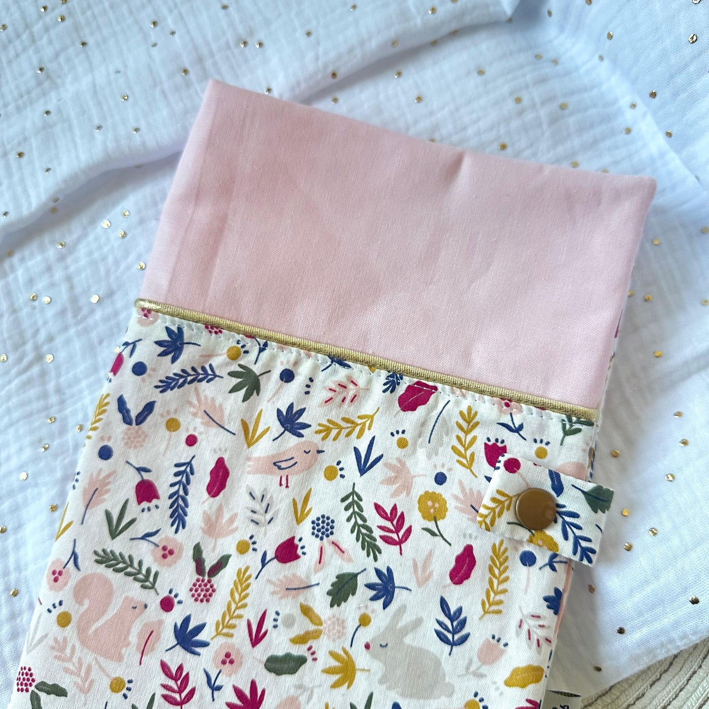 Protège carnet de santé Fille Lapins et écureuils à personnaliser