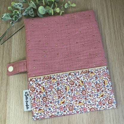 Protège carnet de santé Thème double gaze et petites fleurs roses (avec prénom)